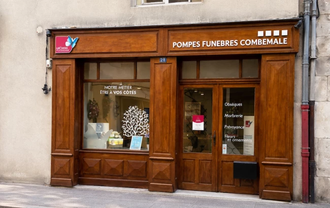 Combemale villeneuve de berg